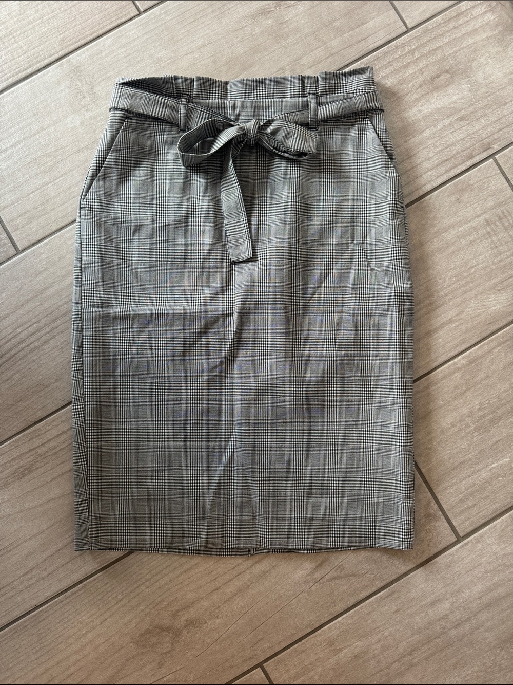 Banana Republic Gray Plaid Pencil Skirt with Waist Tie